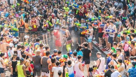 Nhìn lại chặng đường 2022: Khách chơi gì khi Thái Lan cấm té nước dịp Songkran?