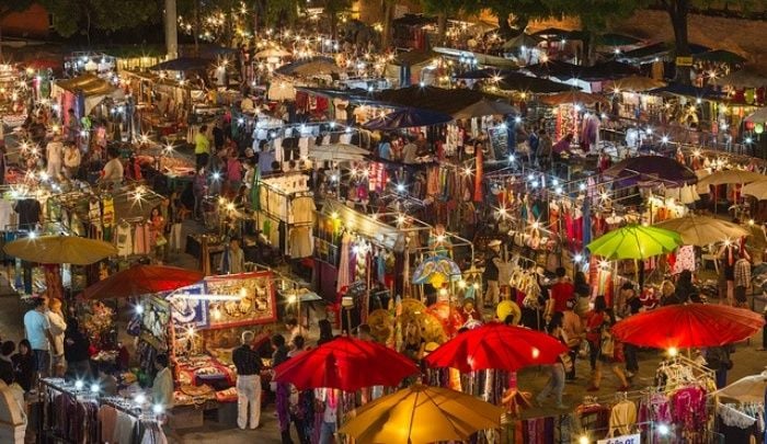 Chợ đêm Chiang Rai tối thứ 7 ( Saturday Walking Street Chiang Rai )