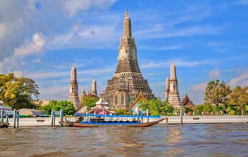Chùa Wat Arun - Điểm đến tâm linh yêu thích của du khách khi tới Bangkok