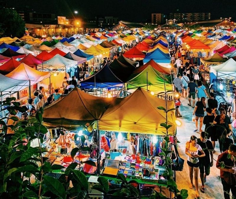 Du lịch Thái Lan đừng quên ghé qua các khu chợ đêm nhộn nhịp tại Bangkok