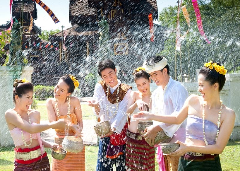 Khám Phá Những Điều Thú Vị Trong Lễ Hội Té Nước Songkran Tại Thái Lan