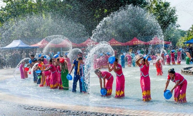 Lễ hội té nước Songkran: Đi đâu, làm gì ở Thái Lan?