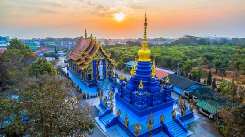 Wat Rong Suea Ten (Blue Temple) - Thái Lan