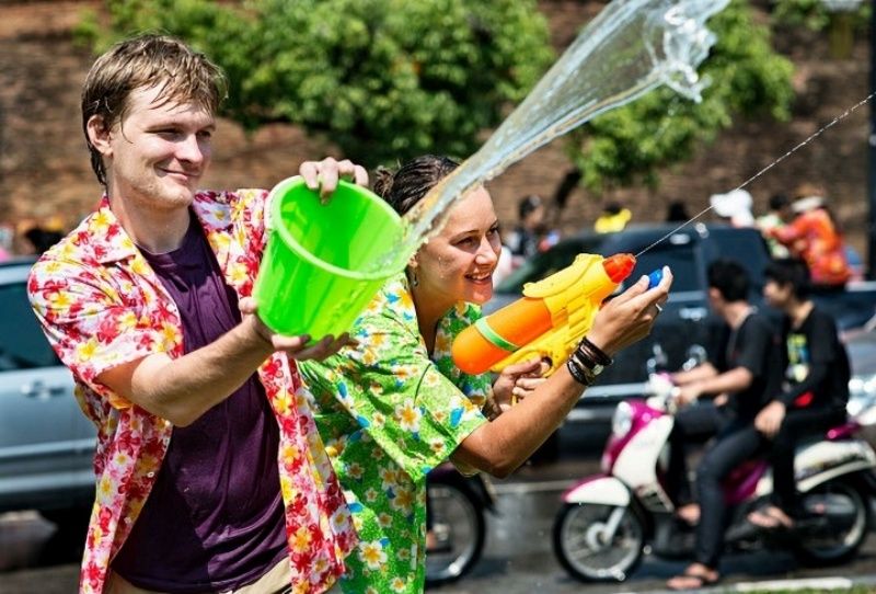 Lễ hội té nước Songkran - Trải nghiệm văn hóa độc đáo tại Thái Lan