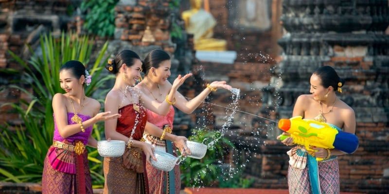 Những điều cần lưu ý khi tham gia Tết té nước ở Thái Lan