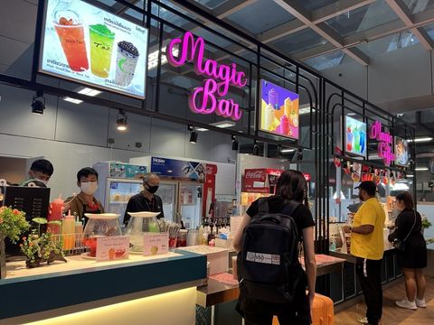 Khám phá phố ẩm thực thu nhỏ tại sân bay Bangkok, Thái Lan