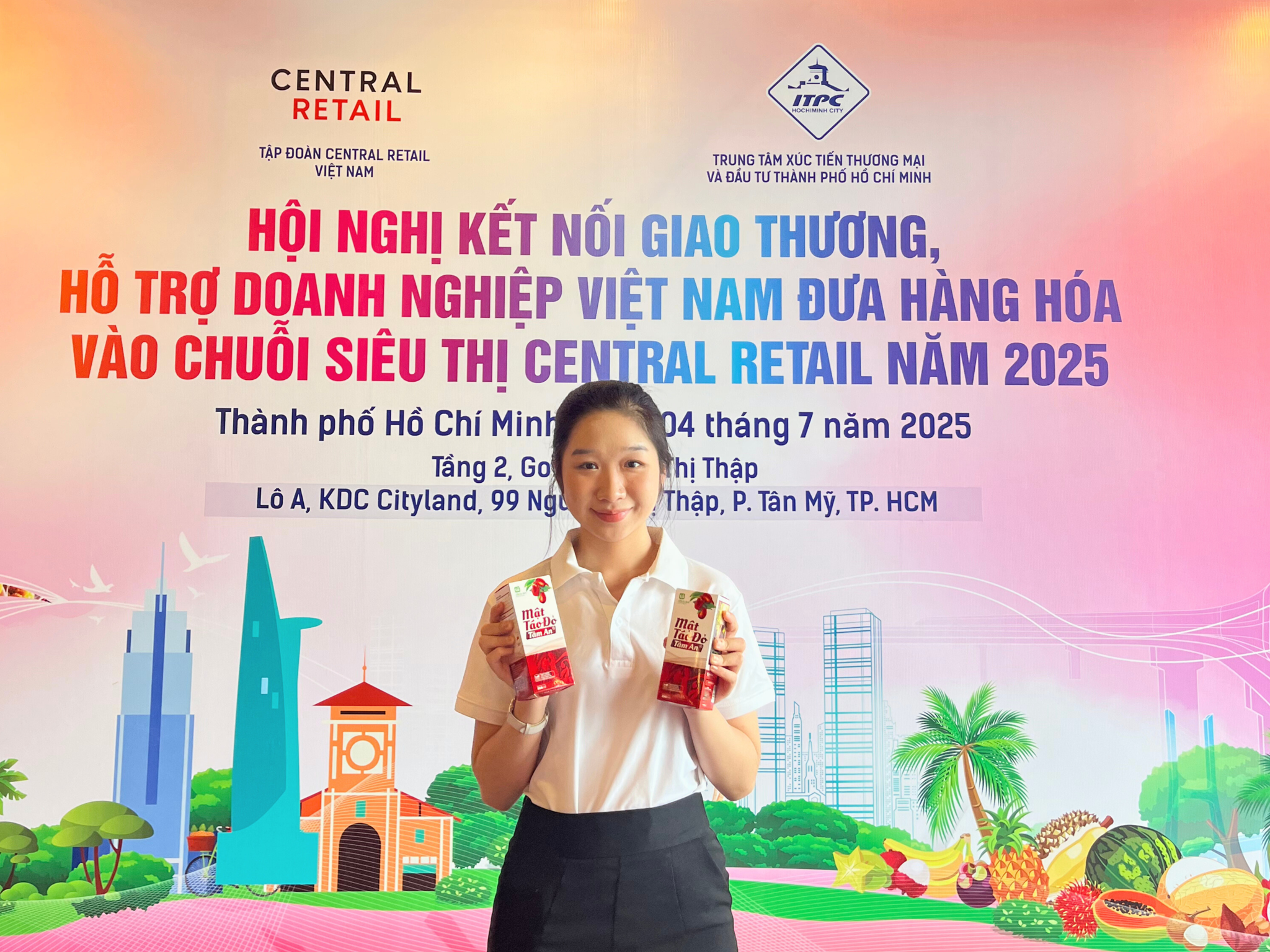 Sắc Đỏ Mật Táo Đỏ Tâm An Đồng Hành Cùng Sự Kiện ITPC Quận 7