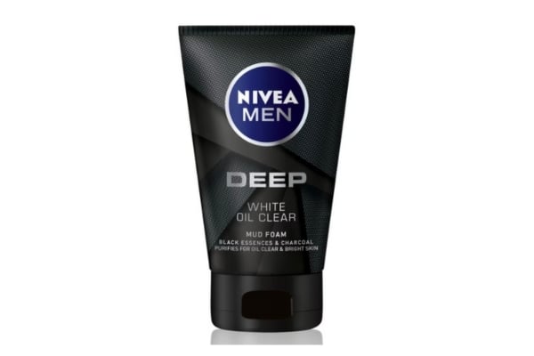 Sữa rửa mặt tốt cho nam Nivea Men Deep White Oil Clear