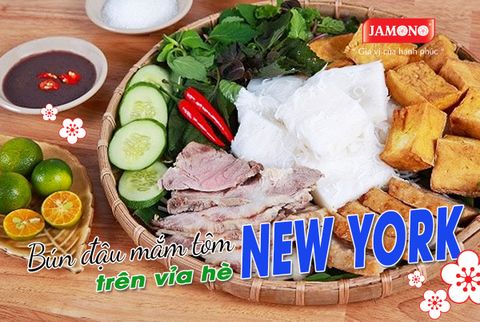 Quán bún đậu mắm tôm trên vỉa hè New York
