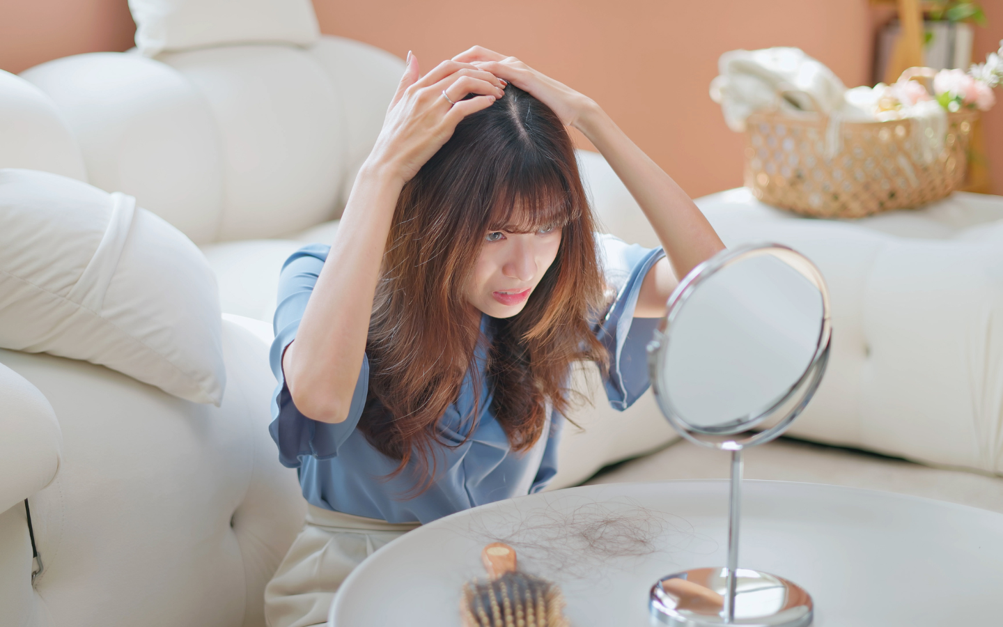 Giải Mã Hiện Tượng Rụng Nhiều Tóc: Bình Thường Hay Dấu Hiệu Bệnh Lý? Giải Mã Hiện Tượng Rụng Nhiều Tóc: Bình Thường Hay Dấu Hiệu Bệnh Lý?