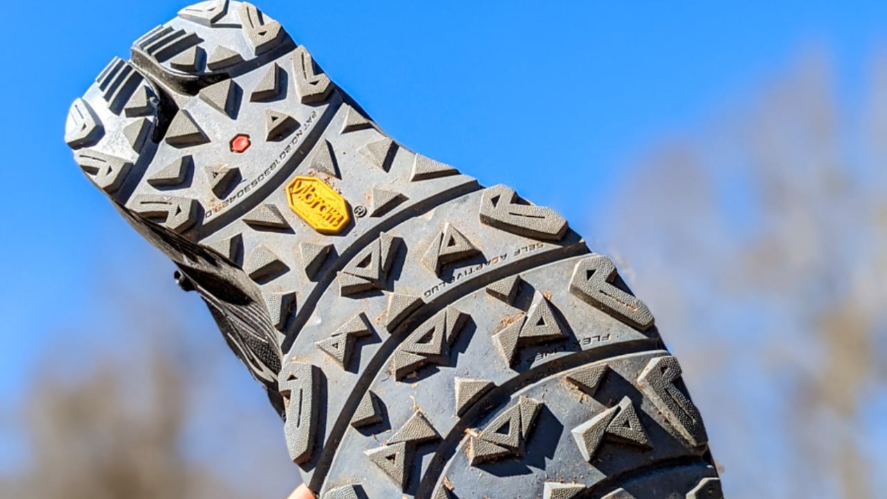 Vibram Megagrip là gì? Bí mật đằng sau lớp đế bám dính mọi địa hình của Kailas