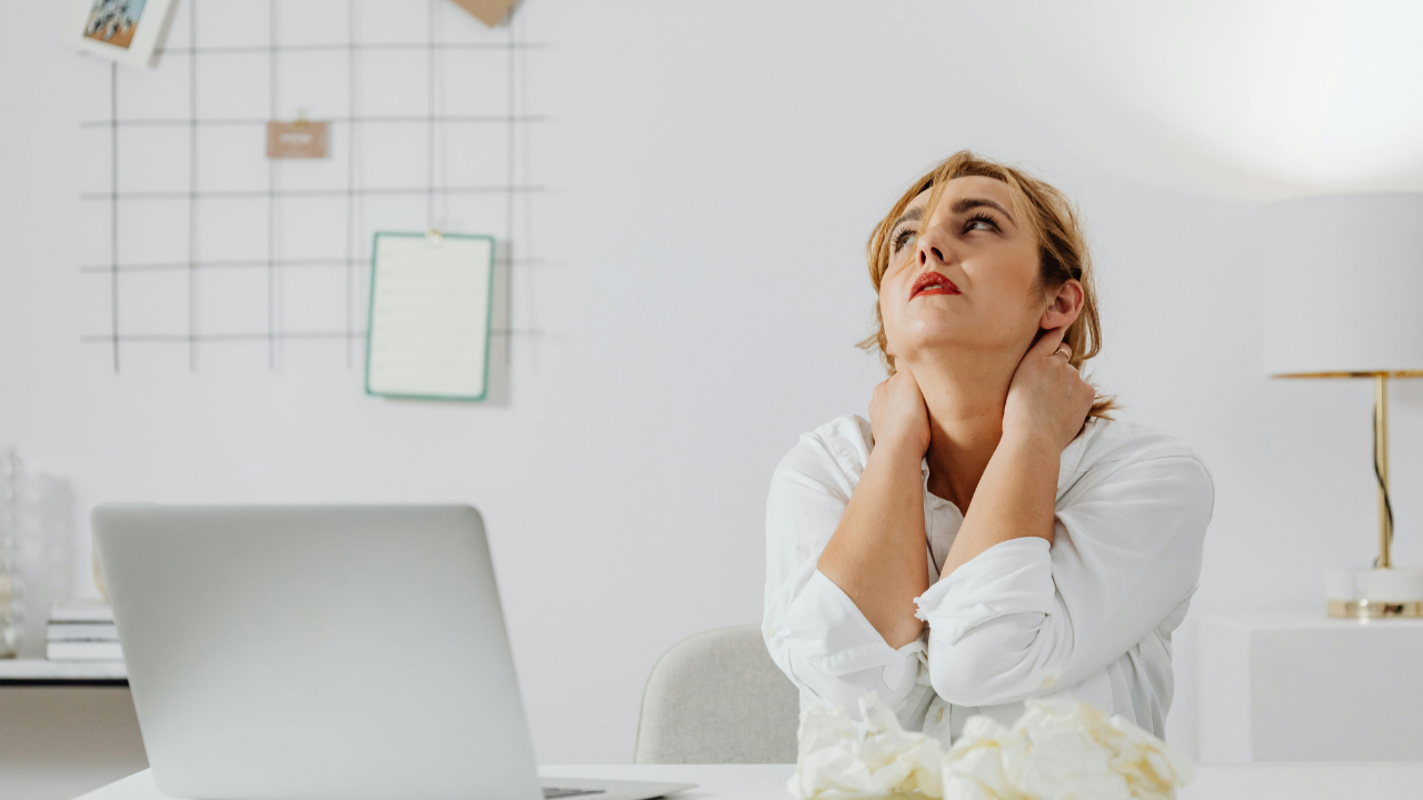 19 bài tập giảm đau lưng trên, đau cổ và cải thiện tư thế toàn diện