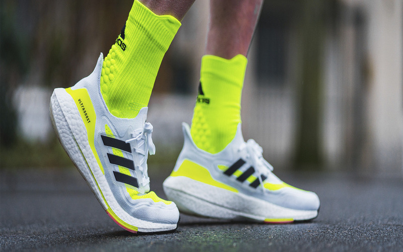 Review giày Adidas Ultraboost 21: Là một cải tiến vượt bậc?