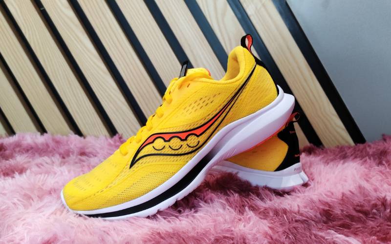 Review giày Saucony Kinvara 13 chi tiết Có nên mua? HappyRun