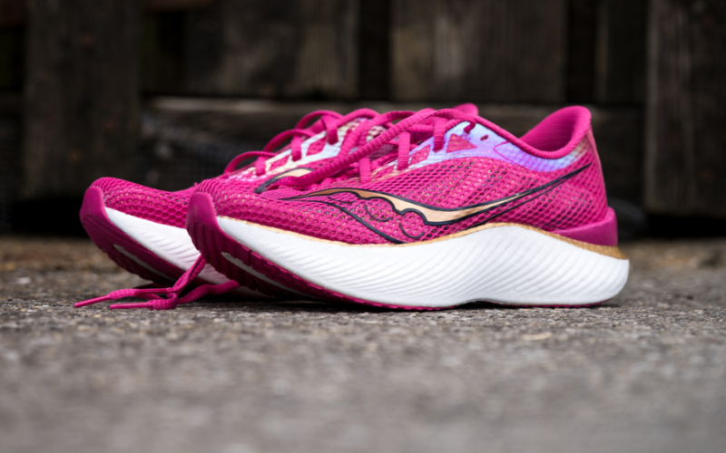 Review giày chạy bộ Saucony Endorphin Pro 3- Đối thủ đáng gờm của Nike Alphafly NEXT% 2!