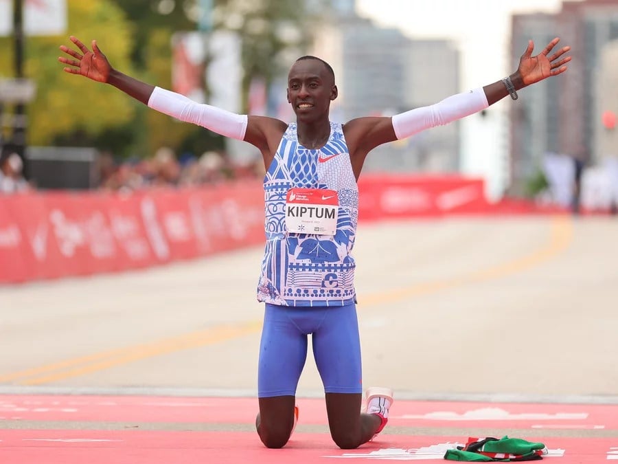 Kỷ lục marathon mới Kelvin Kiptum viết nên trang sử mới