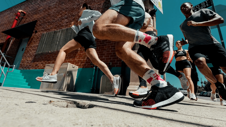 Chênh lệch độ cao mũi-gót giày Heel to toe drop? Ảnh hưởng đến bàn chân của bạn ra sao?