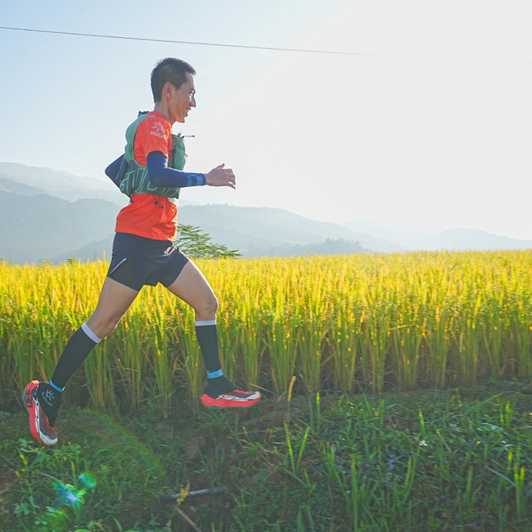 Giày chạy trail