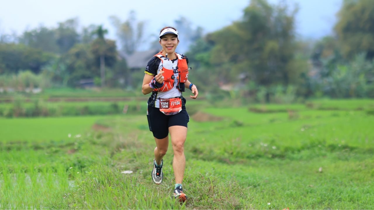 Hà Hậu Runner