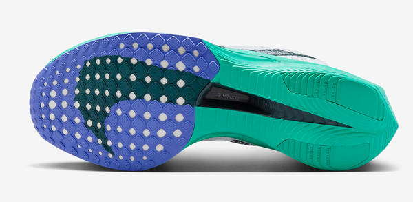 Đôi giày Nike nữ tốt nhất dành cho chạy đua: Nike Vaporfly 3- đế ngoài