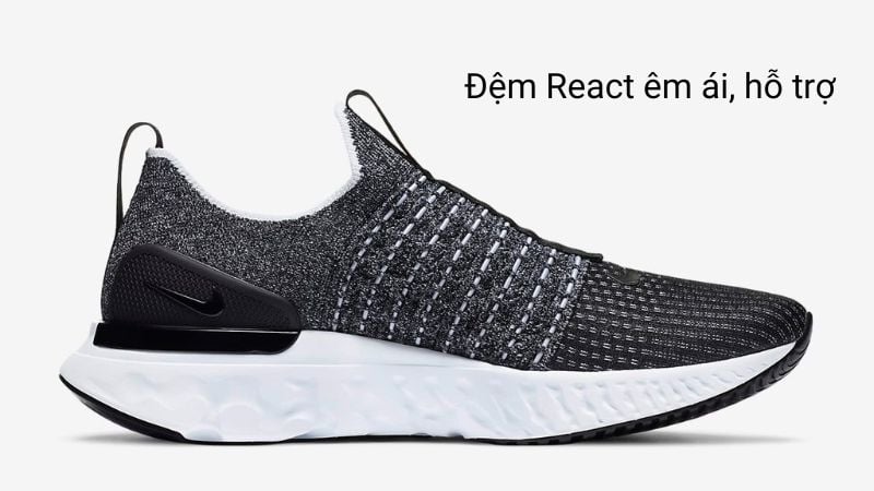 Giày chạy bộ Nike với đệm React ôm chân hỗ trợ
