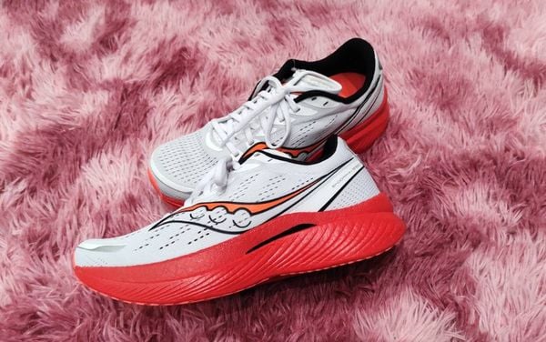 Giày chạy bộ Saucony Endorphin Speed 3 cực êm, rất nhẹ