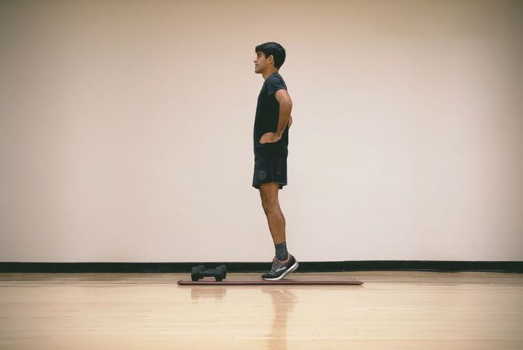 Nhấc gót chân đứng - Standing calf raise