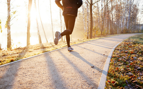 Chạy bộ giảm cân là phương pháp được nhiều người lựa chọn. Theo nghiên cứu, bạn có thể giảm 2kg mỗi tháng nếu chạy 30 phút mỗi ngày.