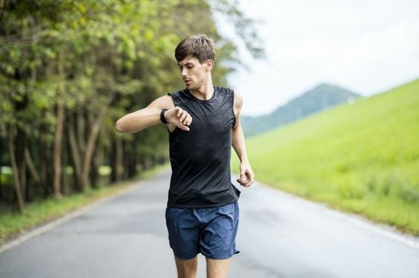Runner có thể tận hưởng không khí trong lành khi chạy buổi sáng