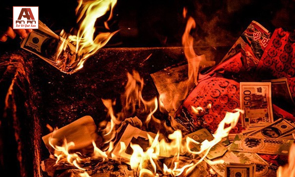 Hướng dẫn đốt vàng mã Rằm tháng 7 đúng cách - Kèm văn khấn