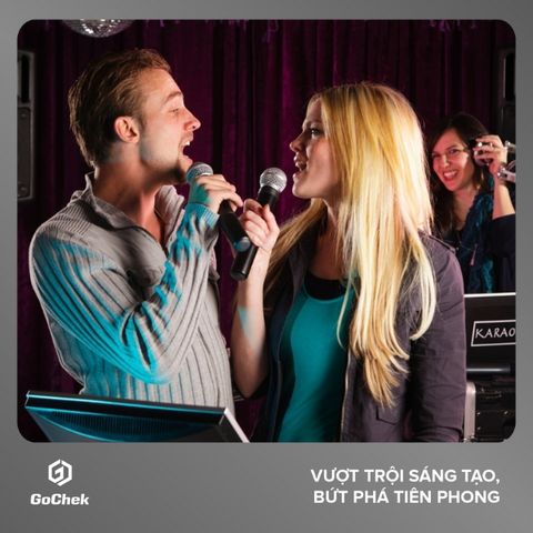 KTV là gì? Ý nghĩa, nguồn gốc và cách trải nghiệm karaoke