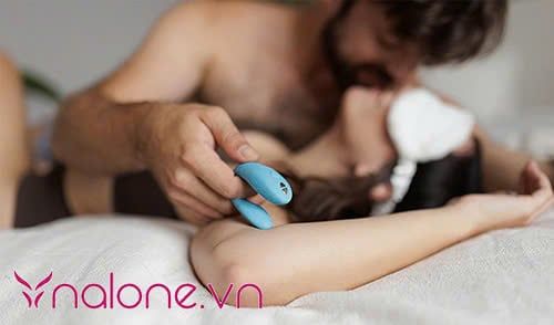 Có nên mua sextoy cho vợ để làm mới cuộc yêu