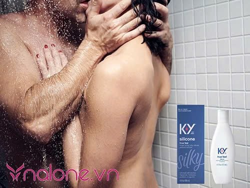 So sánh gel bôi trơn gốc nước và gốc silicon nên dùng loại nào
