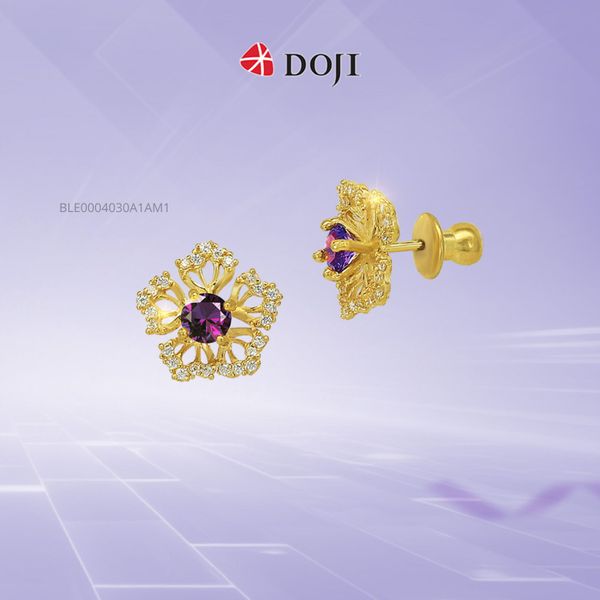 Bông tai vàng 24K gắn đá Amethyst tô điểm thêm nét sang trọng, quý phái cho khuôn mặt người phụ nữ