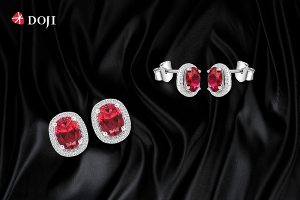 Thiết kế hoa tai tinh tế, với viên Ruby được cắt giác Oval hoàn hảo làm trung tâm