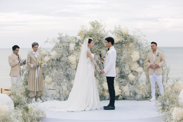 Thời gian đặt tiệc cưới là từ 6 đến 12 tháng trước ngày cưới