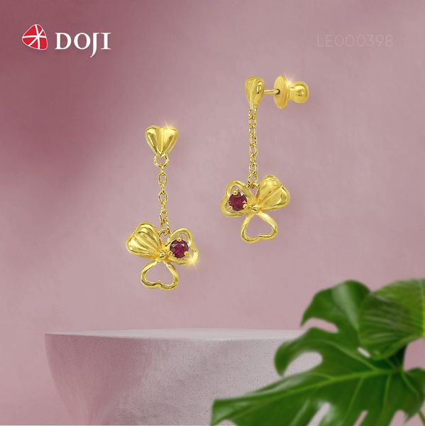 Khuyên tai dài đính Ruby tôn lên vẻ đẹp nổi bật, quyến rũ