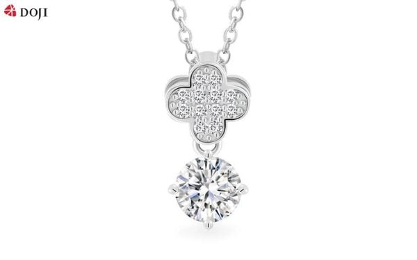 Dây chuyền hoa 4 cánh với chất liệu vàng trắng 14K tạo cảm giác trẻ trung, sành điệu
