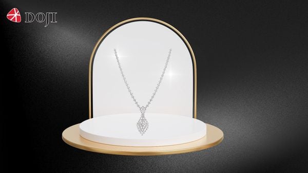 Họa tiết trung tâm có dáng hình giọt nước thanh thoát, tượng trưng cho sự thuần khiết, thịnh vượng