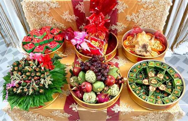 Sính lễ dạm ngõ – những sính vật mang theo thành ý và sự trân trọng, tượng trưng cho lời chúc phúc viên mãn, mở ra khởi đầu tốt đẹp cho mối lương duyên bền chặt