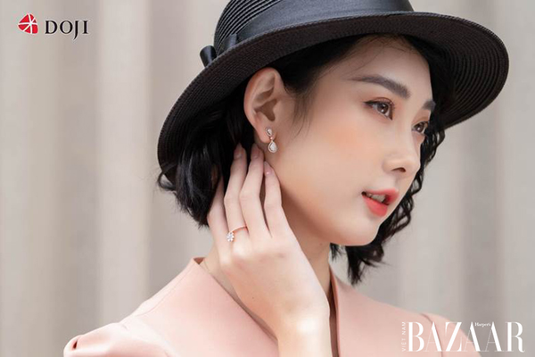 Cần dựa vào phong cách và sở thích của người nhận khi chọn bông tai vàng làm quà