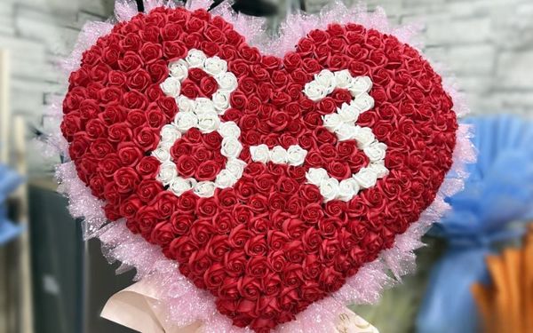Những đóa hoa tươi thắm là món quà ấn tượng, mang ý nghĩa sâu sắc đến phái nữ trong ngày đặc biệt