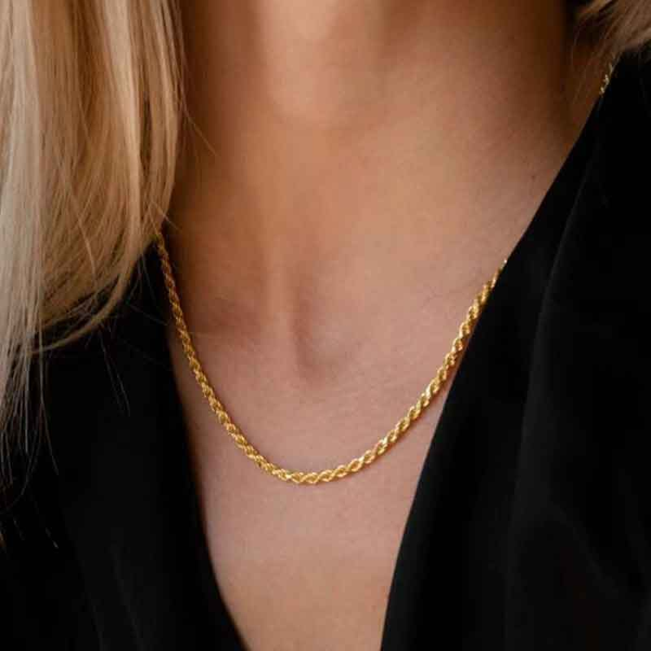 Dây chuyền vàng xoắn không chỉ đẹp mà còn có giá trị tích lũy lâu dài (Ảnh minh họa)