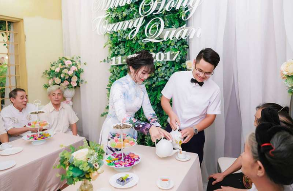 Trang phục trong lễ dạm ngõ phải vừa tôn lên vẻ đẹp thanh lịch, trang nhã vừa thể hiện sự trân trọng, tinh tế trong ngày đầu hai gia đình kết nối duyên lành