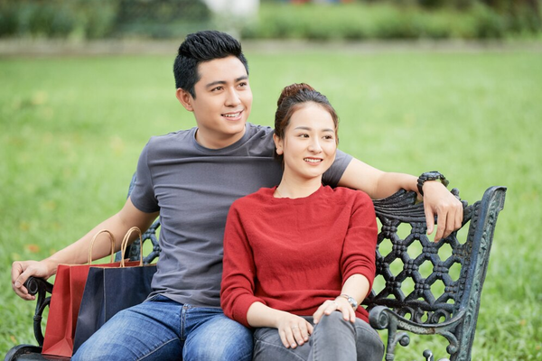 Đám cưới Pha lê - biểu tượng của sự trong suốt, tinh tế và bền bỉ - chính là dịp lý tưởng để các cặp đôi cùng nhìn lại những khoảnh khắc đã qua