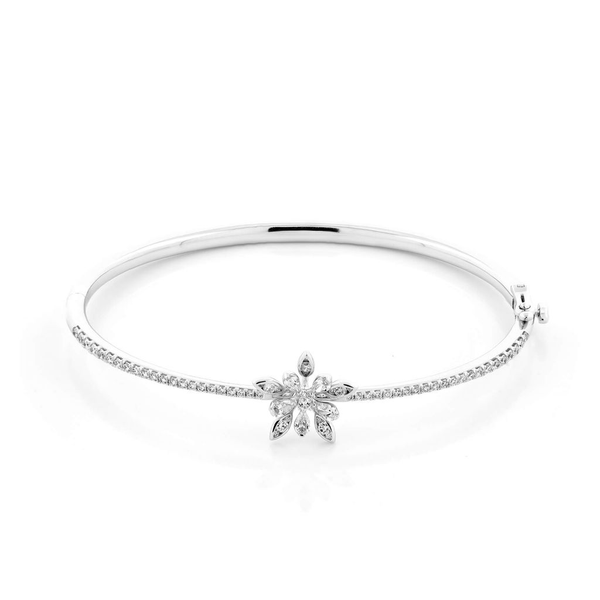 Say đắm trước vẻ đẹp thanh lịch của vòng tay vàng trắng 14K DOJI