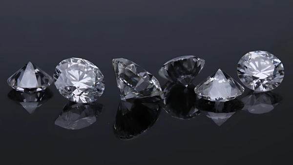 Giá trị của viên kim cương thường tăng lên cùng với trọng lượng carat