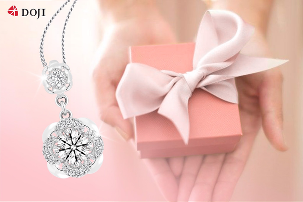 Kim cương 4ly là đá quý gắn trên dây chuyền được nhiều tín đồ trang sức ưa chuộng