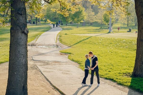 Công viên mang đến khung cảnh tự nhiên, bình yên nhưng không kém phần lãng mạn