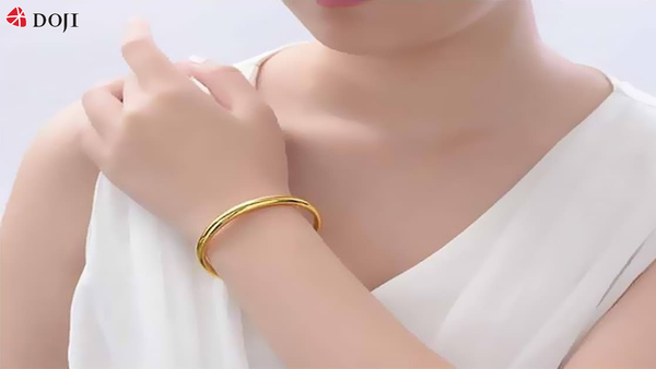 Lắc tay vàng trơn 1 triệu có độ bền cao, phù hợp sử dụng hàng ngày